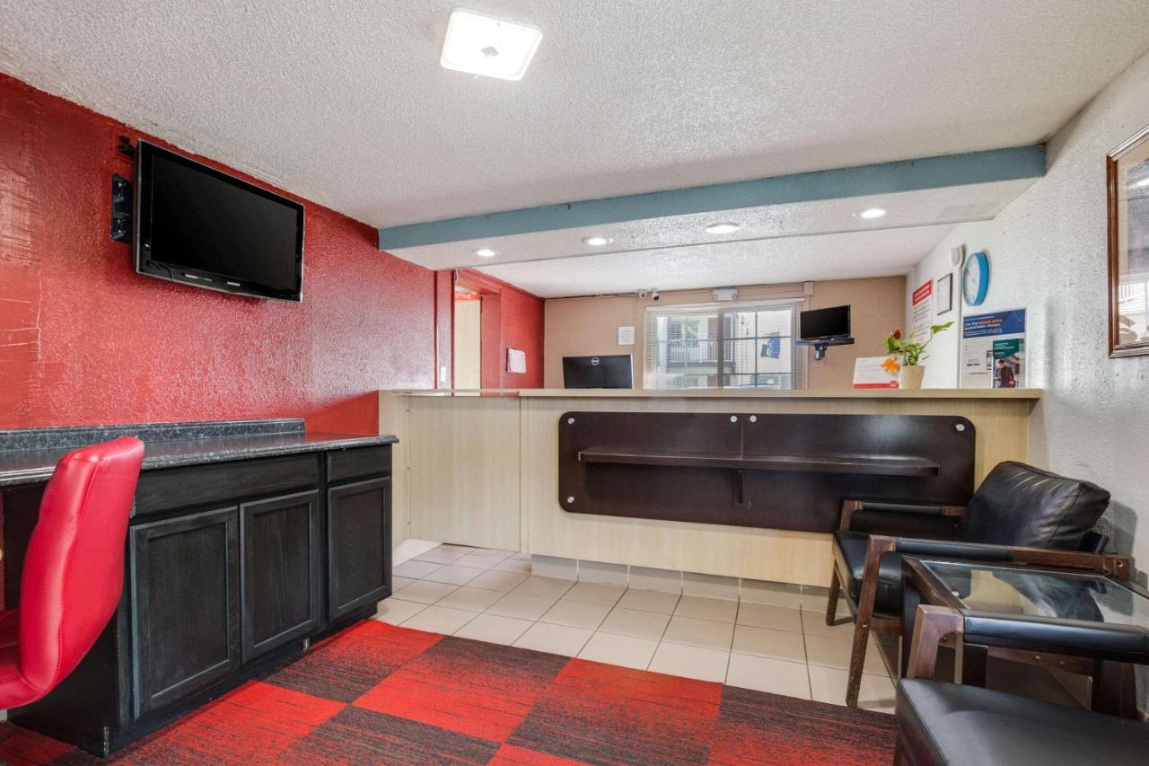 Econo Lodge Inn & Suites Тер От Екстериор снимка