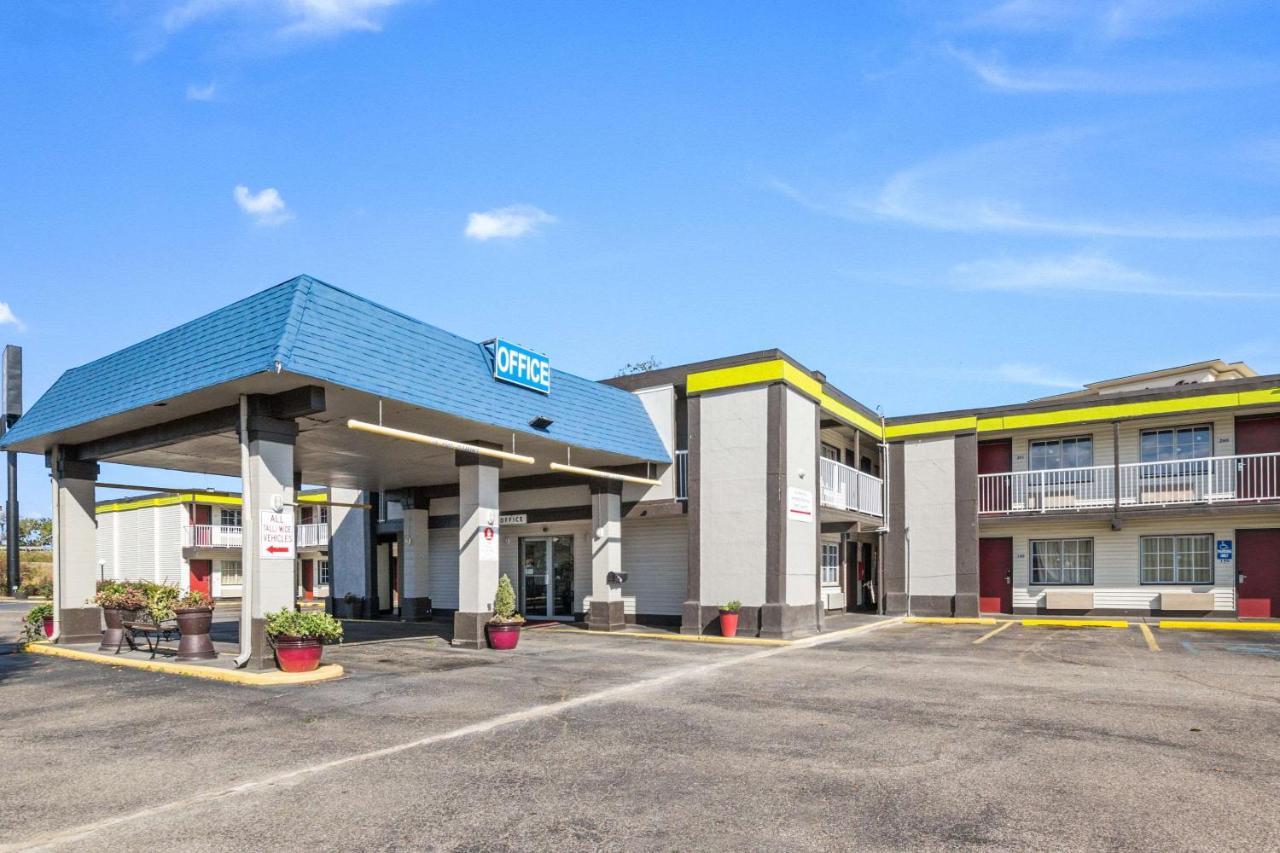 Econo Lodge Inn & Suites Тер От Екстериор снимка