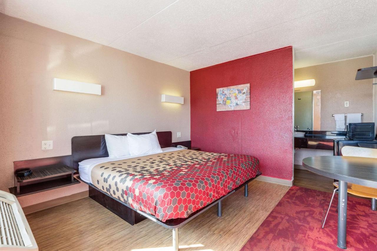 Econo Lodge Inn & Suites Тер От Екстериор снимка