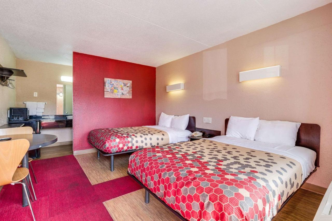 Econo Lodge Inn & Suites Тер От Екстериор снимка