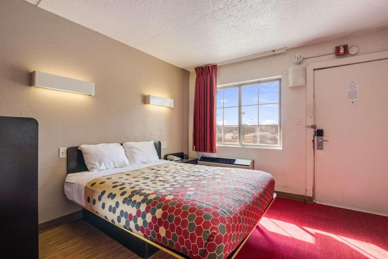 Econo Lodge Inn & Suites Тер От Екстериор снимка