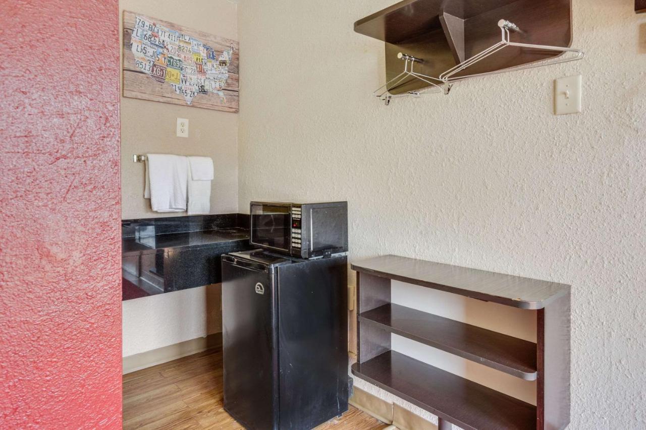 Econo Lodge Inn & Suites Тер От Екстериор снимка