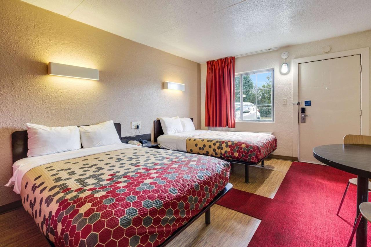 Econo Lodge Inn & Suites Тер От Екстериор снимка